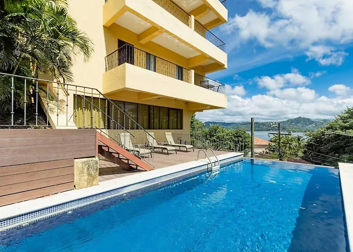 Newly Remodeled Unit In Flamingo With Sweeping Ocean Views From Big Terrace *