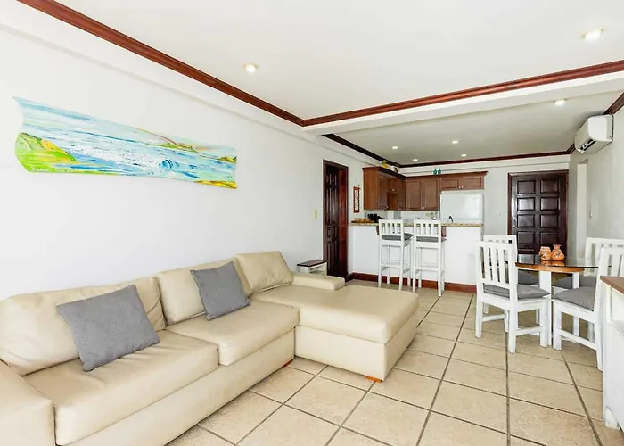 Сasa de vacaciones Newly Remodeled Unit In Flamingo With Sweeping Ocean Views From Big Terrace Playa Flamingo