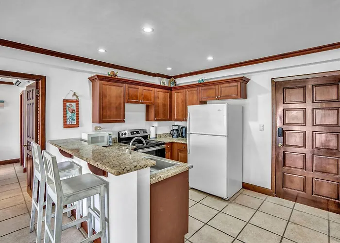 Newly Remodeled Unit In Flamingo With Sweeping Ocean Views From Big Terrace Сasa de vacaciones *